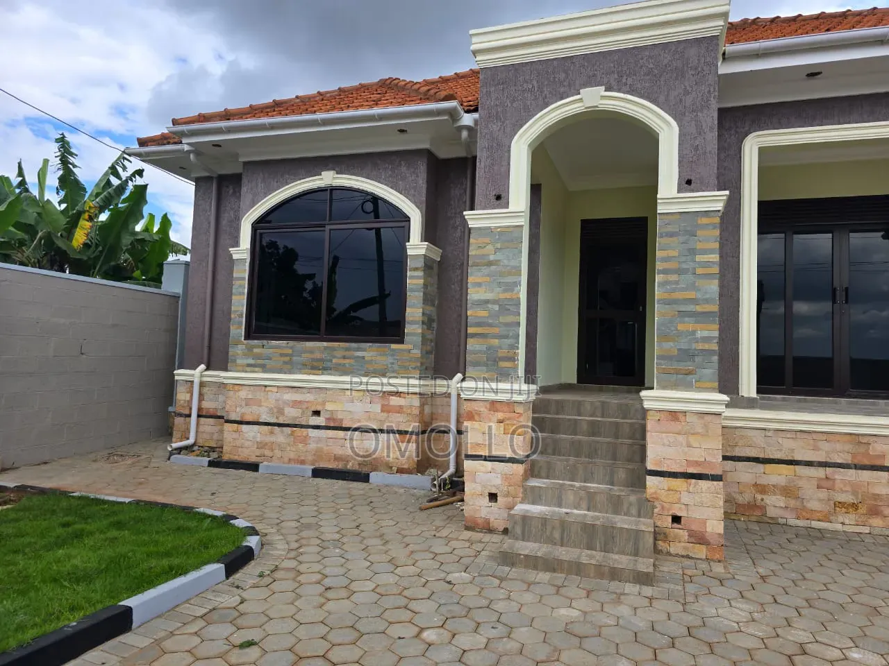 Furnished 5bdrm House in Central Division for sale