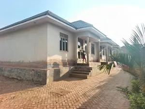 2bdrm Duplex in Seeta-Namuganga for sale