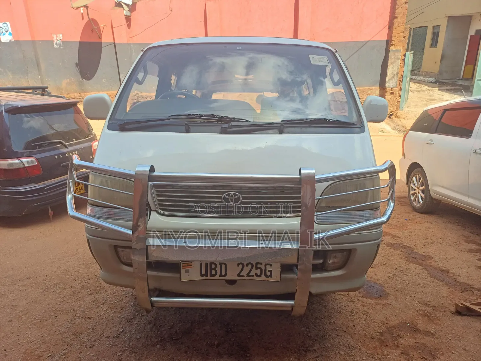 Toyota HiAce 2004 White