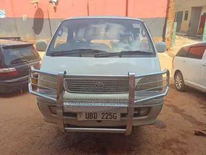 Toyota HiAce 2004 White