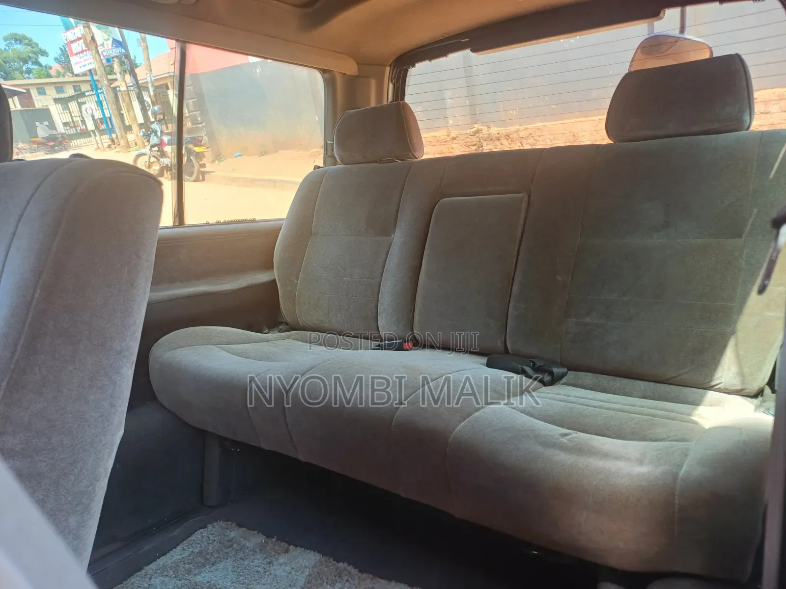 Toyota HiAce 2004 White