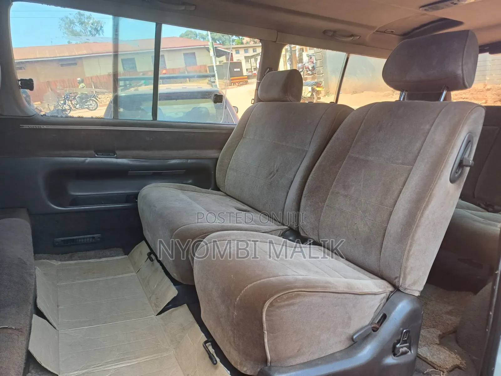 Toyota HiAce 2004 White