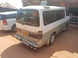 Toyota HiAce 2004 White
