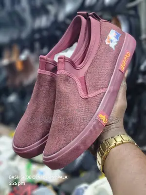Simple Discovered Shoe