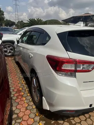 Subaru Impreza 2.0i AWD Hatchback 2017 Pearl