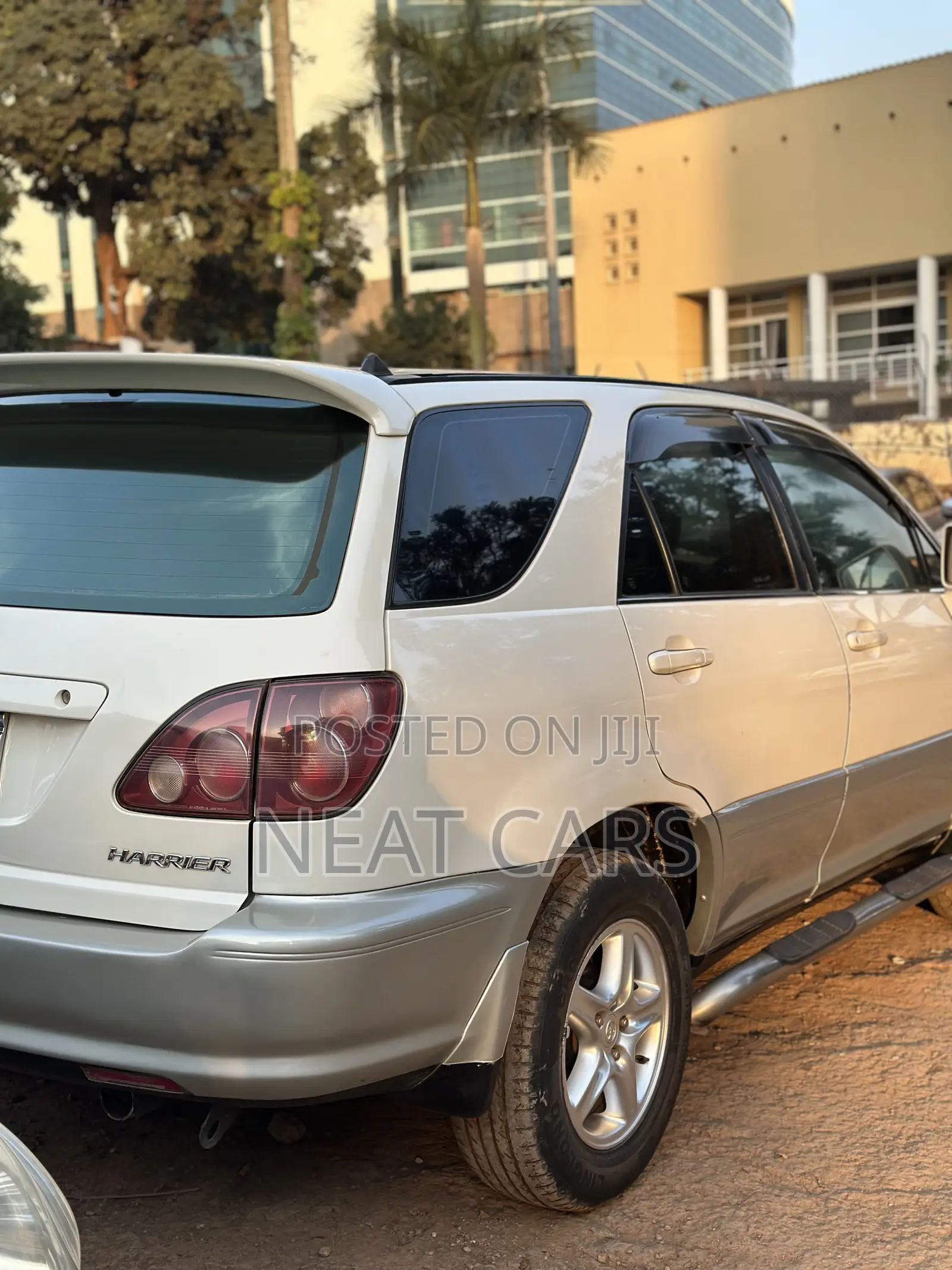 Toyota Harrier 2000 White