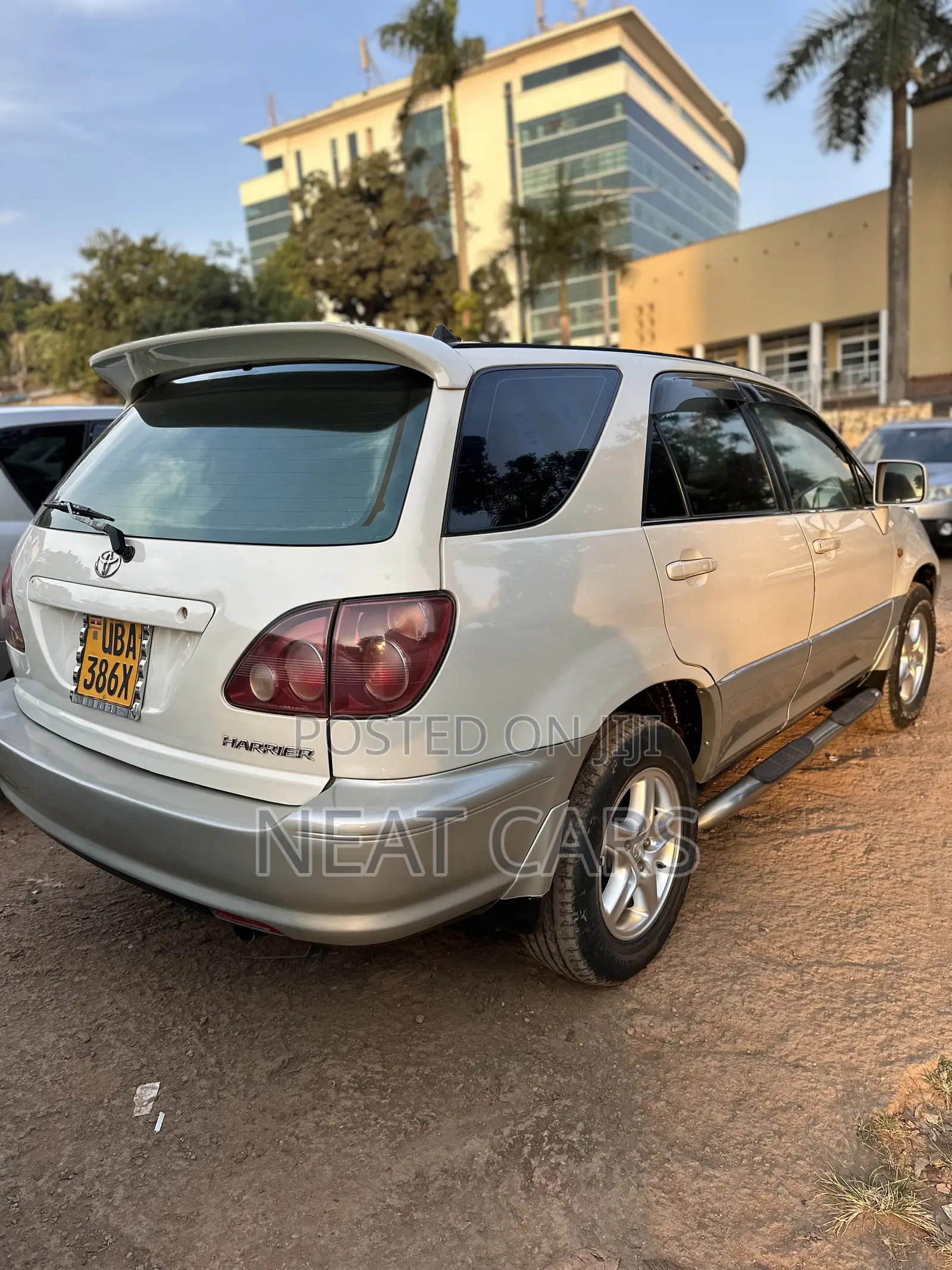 Toyota Harrier 2000 White