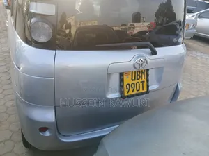 Toyota Sienta 2008 Silver
