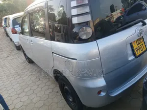 Toyota Sienta 2008 Silver