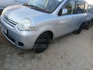 Toyota Sienta 2008 Silver