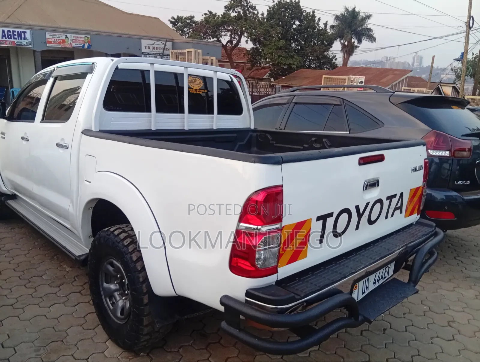 Toyota Hilux 2009 White