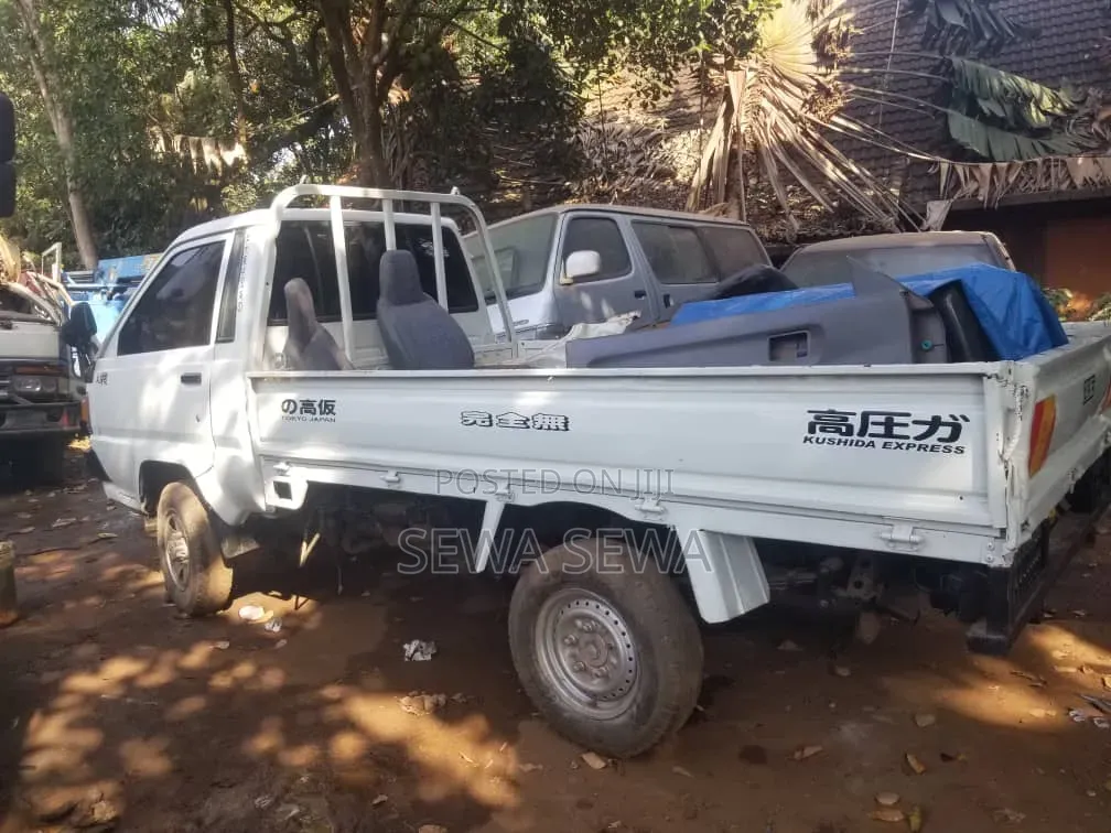 Toyota Townace Truck 1993 White