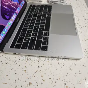 Laptop Apple MacBook Pro 2018 8GB Intel Core i5 SSD 256GB