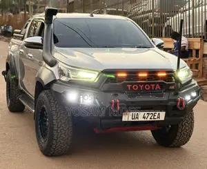 Toyota Hilux Revo Double Cab Deisel 2.8 AWD 2019 Silver