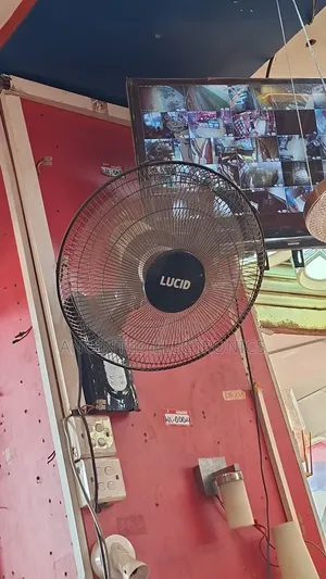 Lucid Wall Fans With a Remote