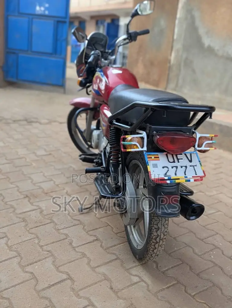 Bajaj Boxer 2024 Red