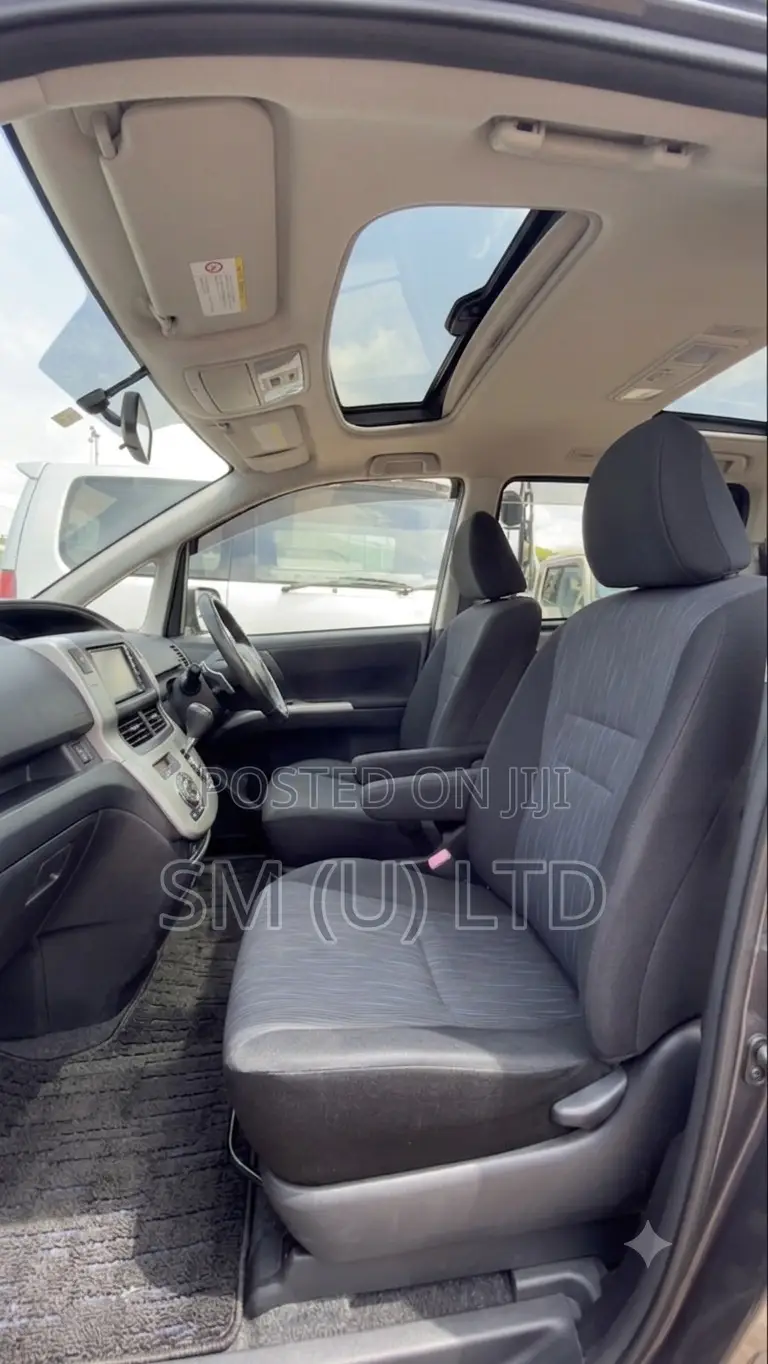 Toyota Noah 2013 Gray
