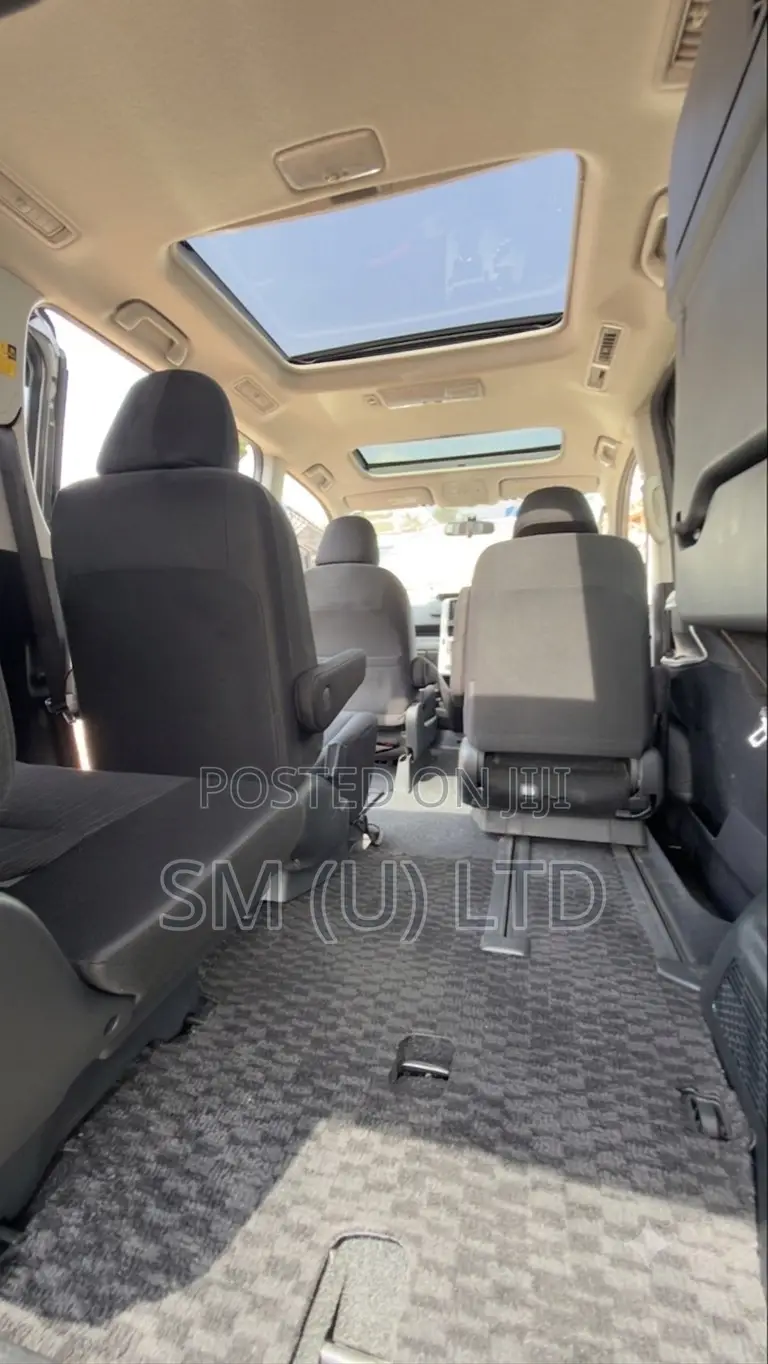 Toyota Noah 2013 Gray