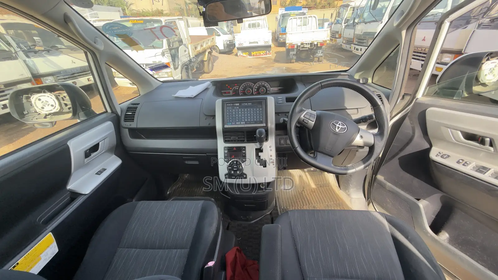 Toyota Noah 2013 Gray