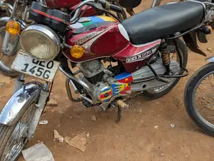Bajaj Boxer 2022 Red