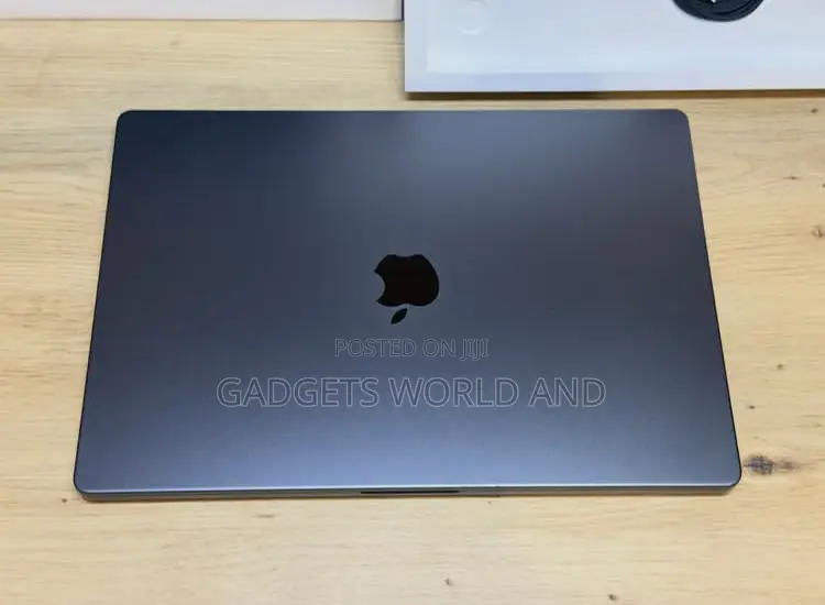 Laptop Apple MacBook Pro 18GB Apple M3 Pro SSD 1T