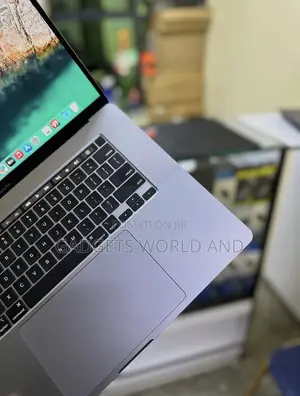 Laptop Apple MacBook Pro 32GB Intel Core i9 SSD 1T