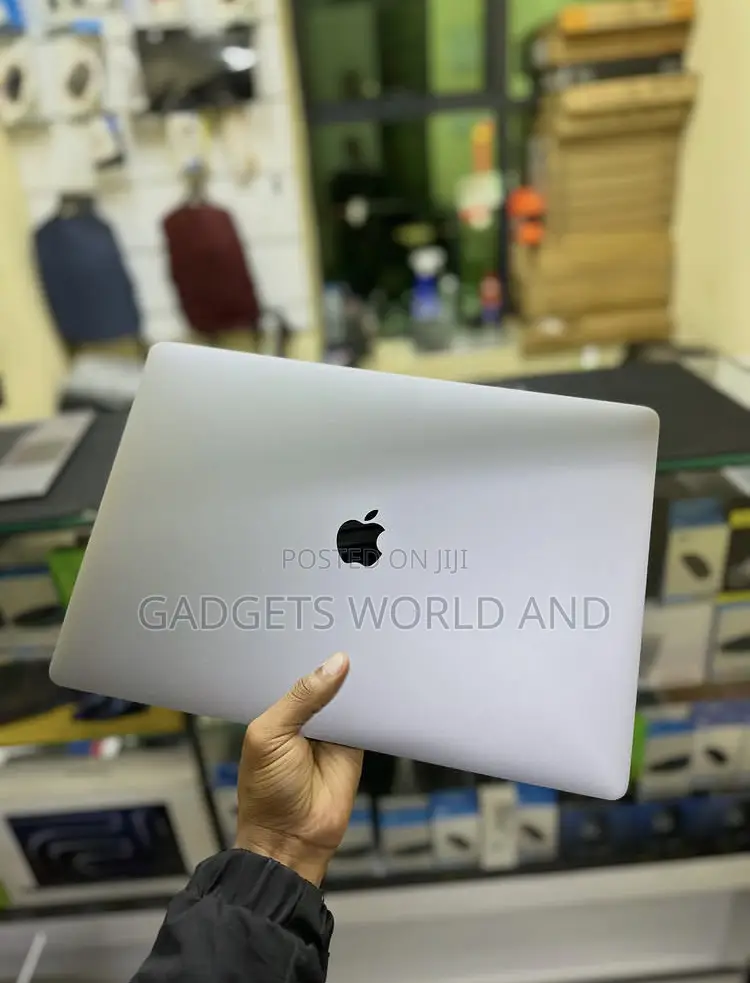 Laptop Apple MacBook Pro 32GB Intel Core i9 SSD 1T