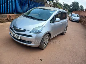 Toyota Ractis 2009 Silver