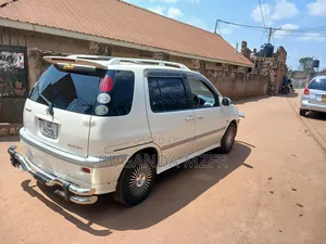 Toyota Raum 1998 White