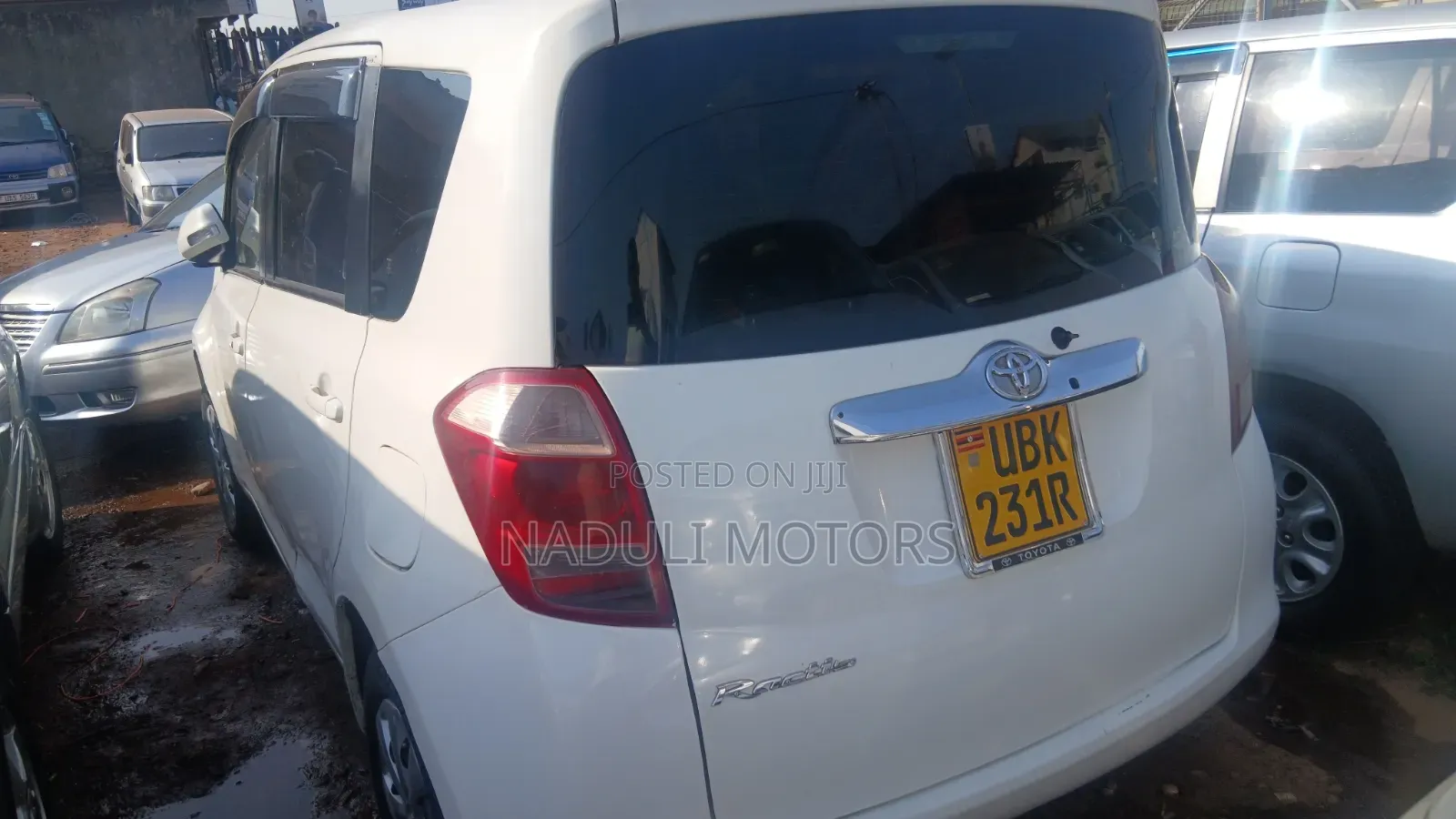 Toyota Ractis 2009 White