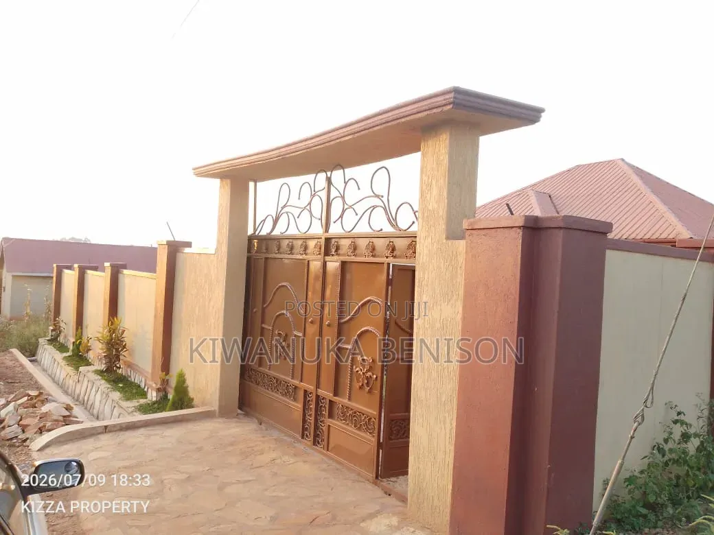 3bdrm House in Buloba, Central Division for sale