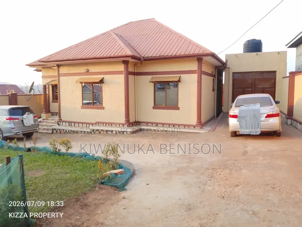 3bdrm House in Buloba, Central Division for sale