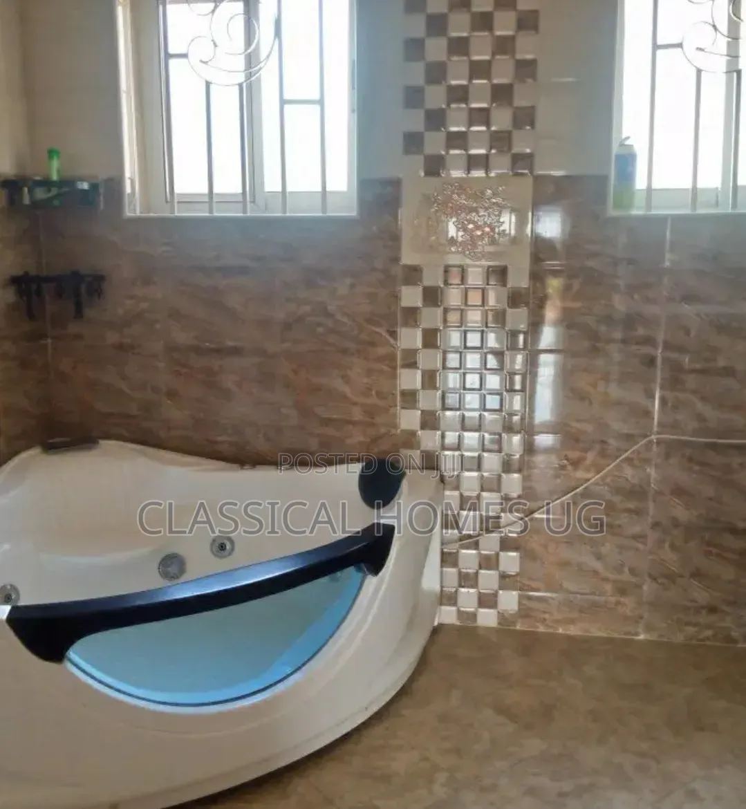 5bdrm Duplex in Munyonyo, Central Division for rent