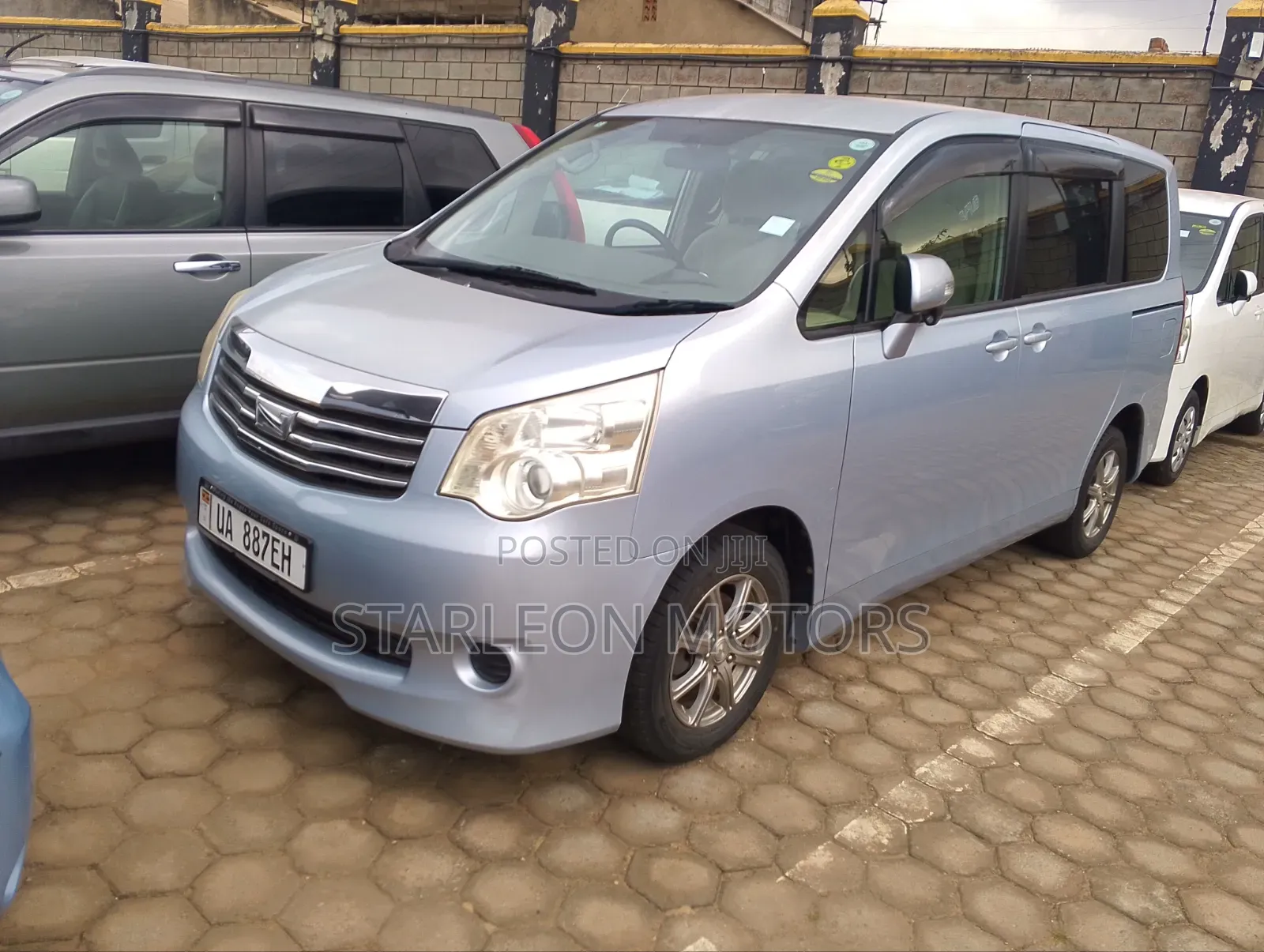 Toyota Noah 2012 Burgundy