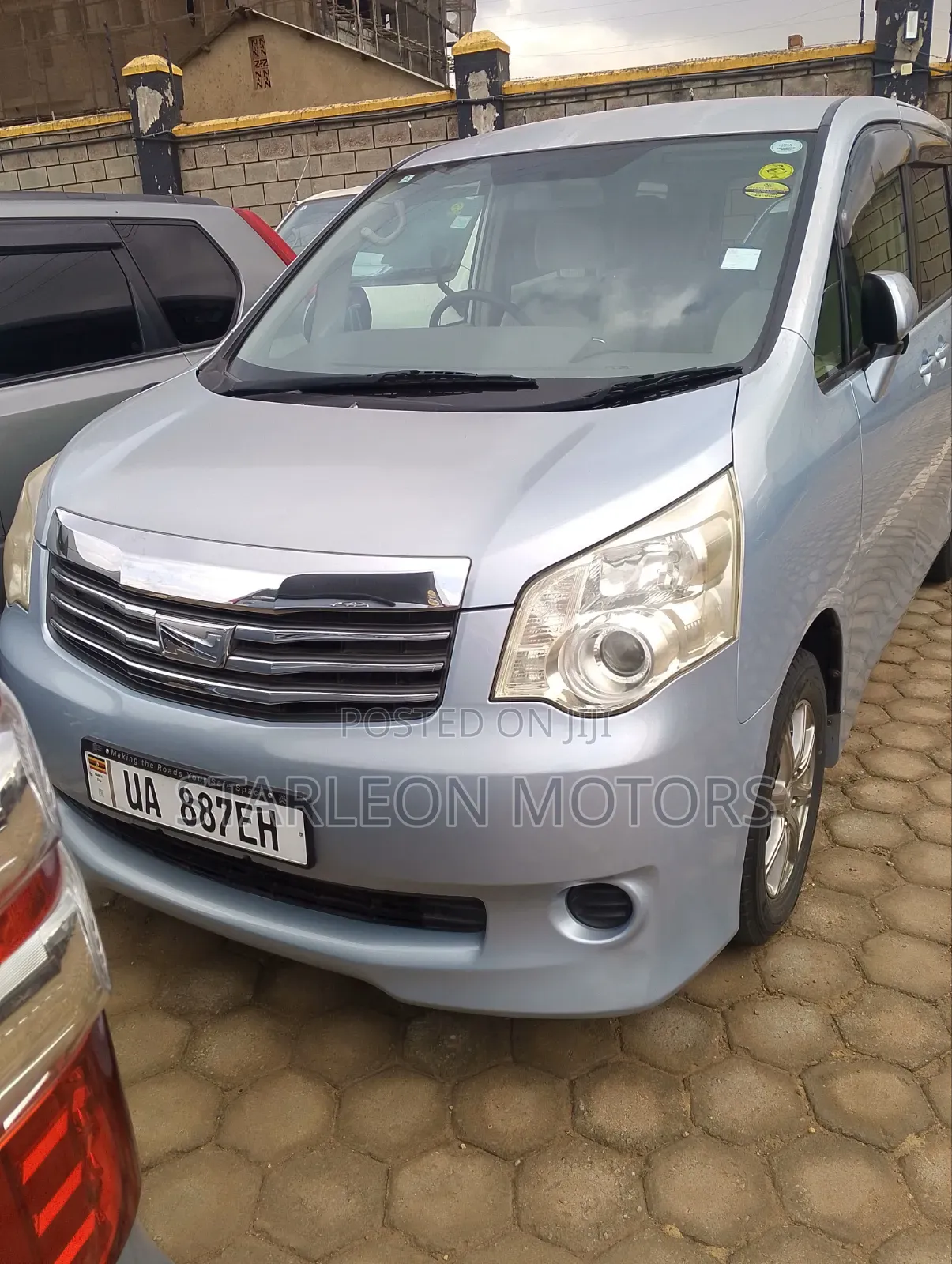 Toyota Noah 2012 Burgundy