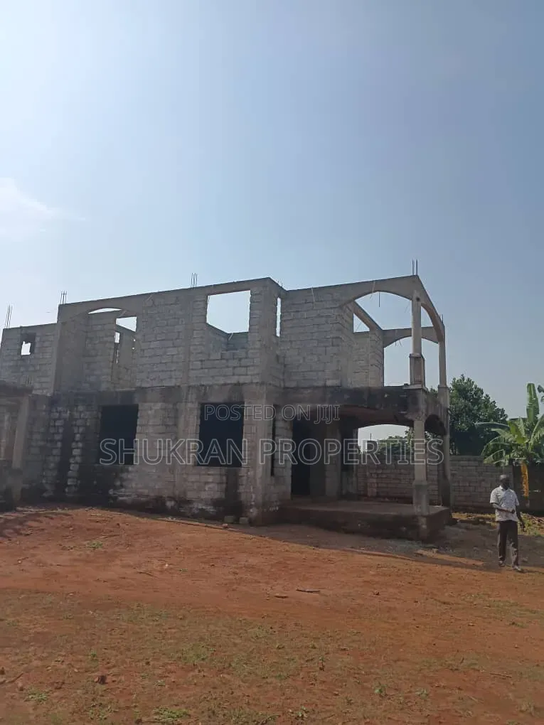 6bdrm House in Kawuku, Central Division for sale