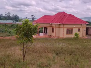 Furnished 3bdrm Farm House in Bombo Estate for sale