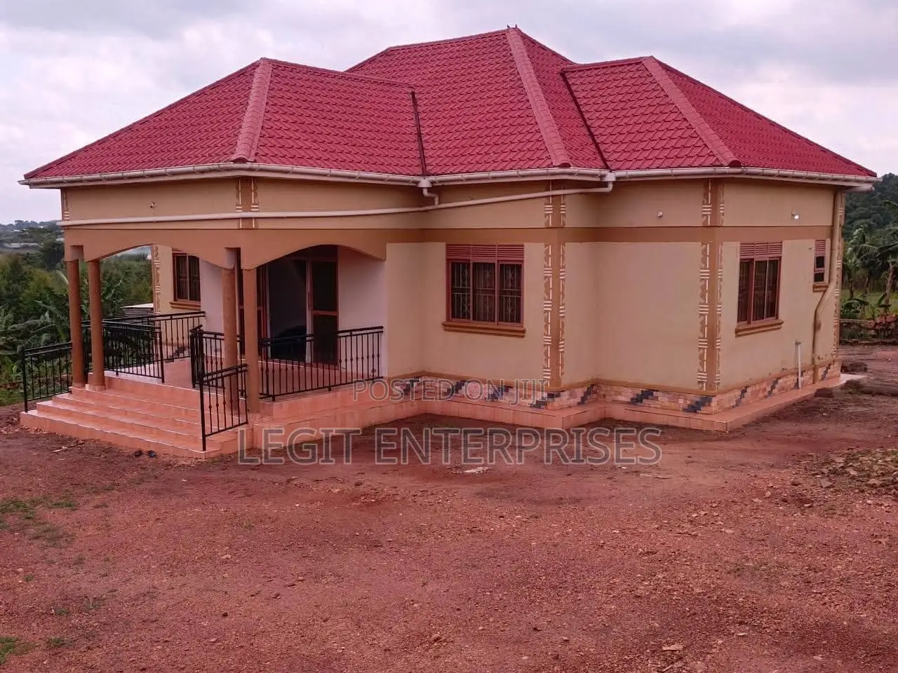 Furnished 3bdrm Farm House in Bombo Estate for sale