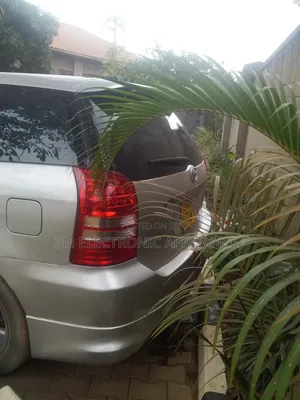 Toyota Wish 2005 Silver
