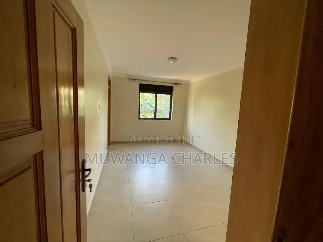 3bdrm Condo in Fs Properties Ltd, Makindye for sale