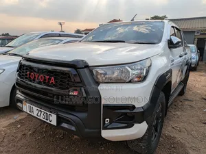 Toyota Hilux 2017 White