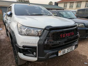 Toyota Hilux 2017 White