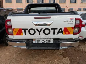 Toyota Hilux 2017 White