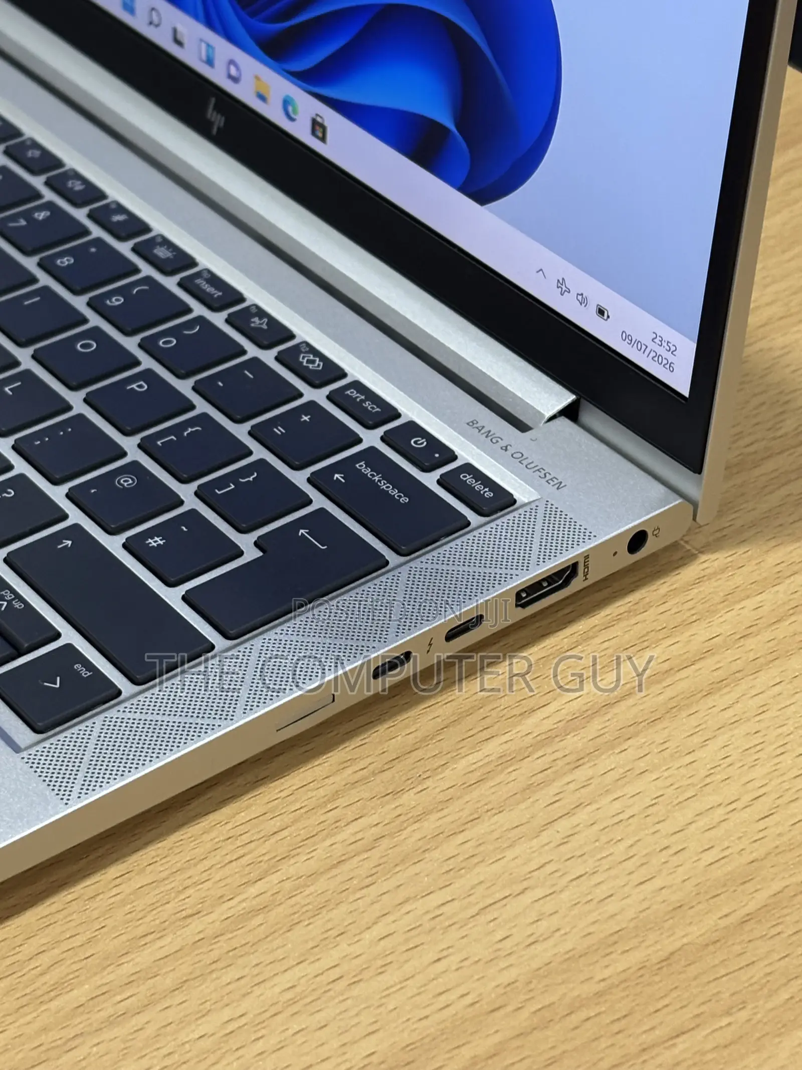 New Laptop HP EliteBook 830 G7 8GB Intel Core i7 SSD 256GB