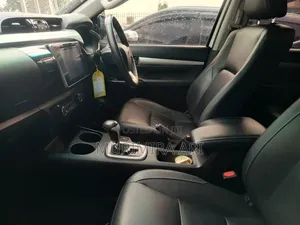 Toyota Hilux 2018 White