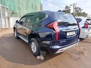 Mitsubishi Pajero Sport 2019 Blue