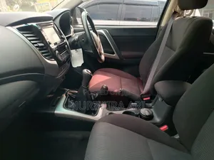 Mitsubishi Pajero Sport 2019 Blue
