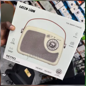 Green Lion Retro Radio Speaker Featuring A Classic Analog Dial