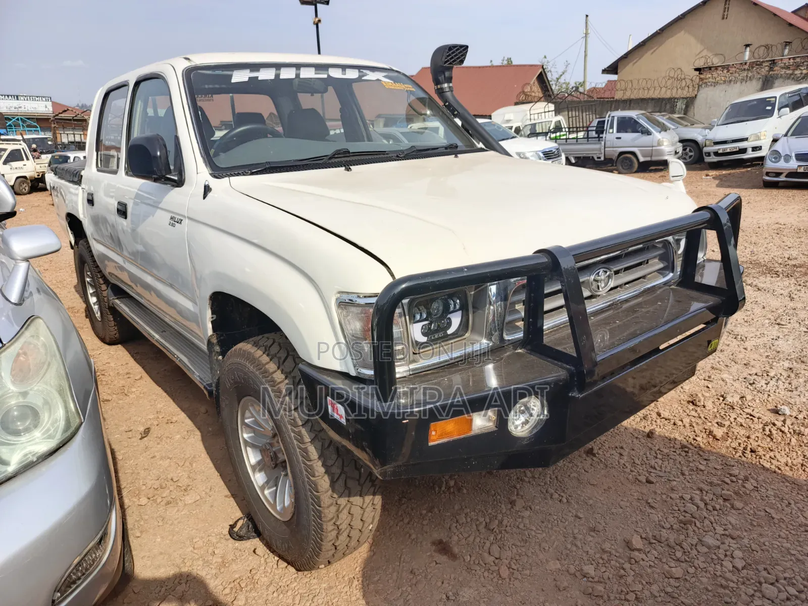 Toyota Hilux 1999 White