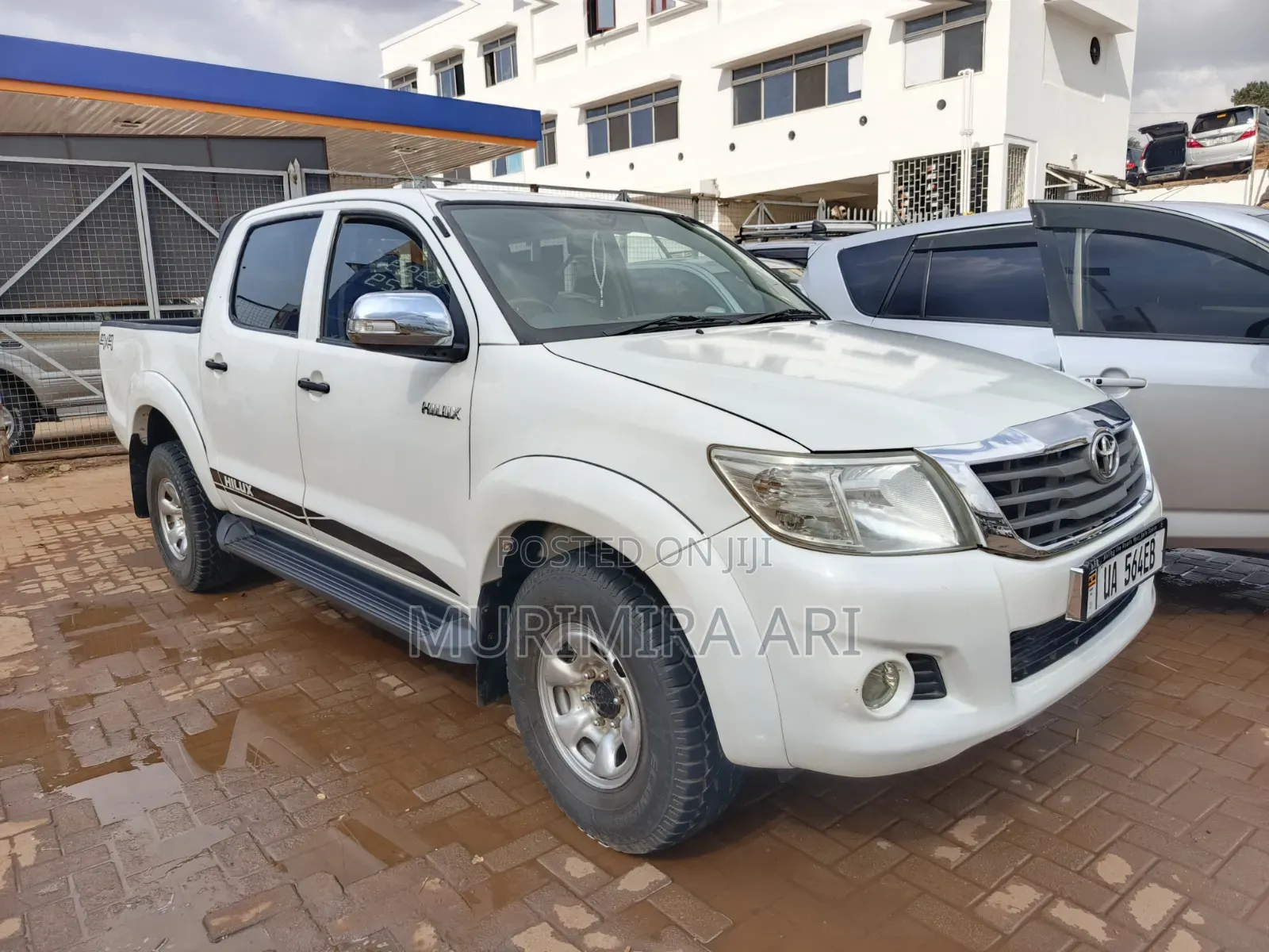Toyota Hilux 2003 White